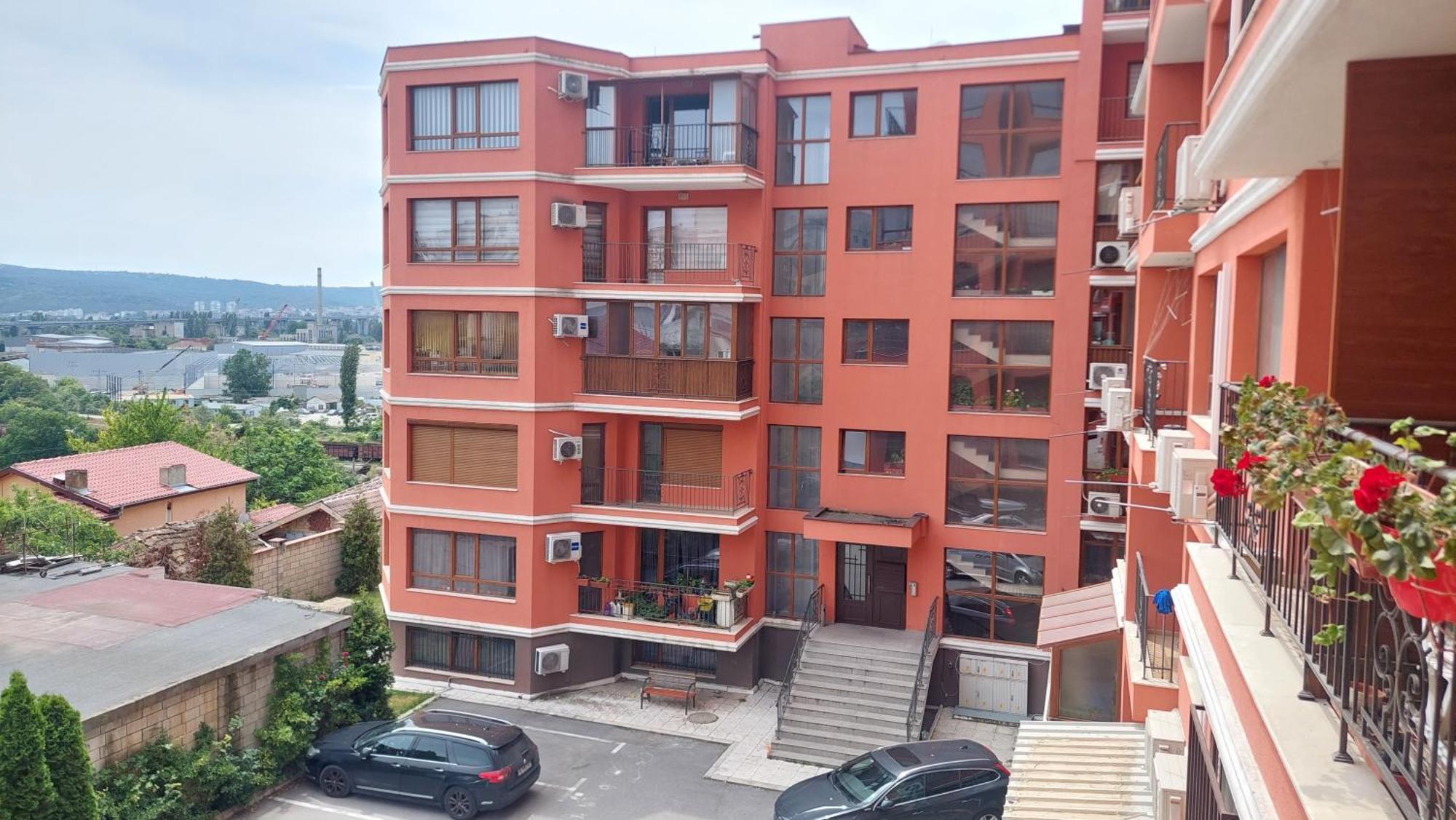 Krimski Apartment - Free Private Parking Varna Bagian luar foto