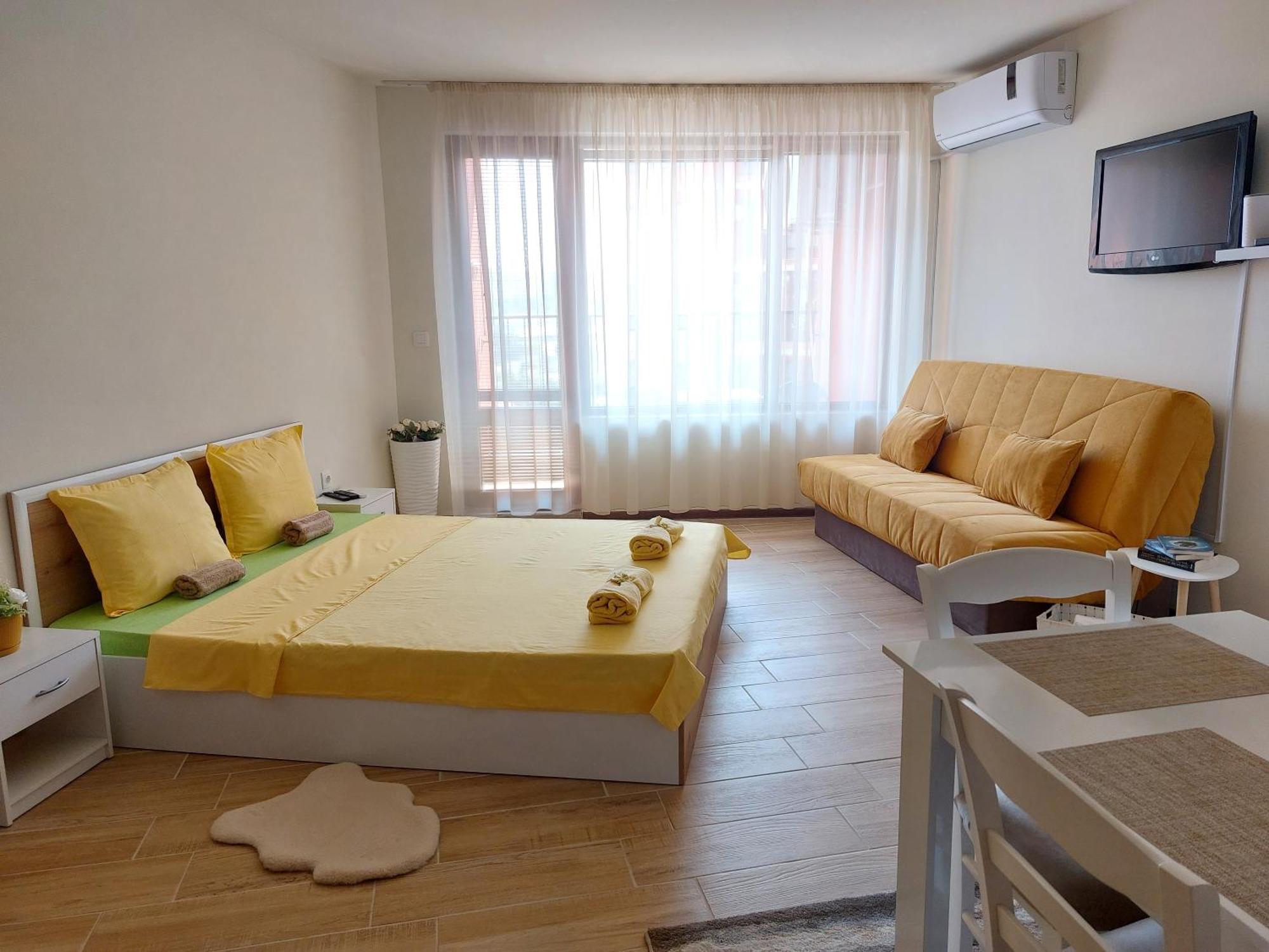 Krimski Apartment - Free Private Parking Varna Bagian luar foto